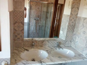Bathroom - Rustico inmitten eines Olivenhainens by Interhome (Camaiore)