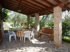 Outdoor dining - Rustico inmitten eines Olivenhainens by Interhome (Camaiore)