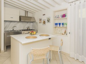 Fridge, microwave, oven, dishwasher - Donagrande by Interhome (Camaiore)