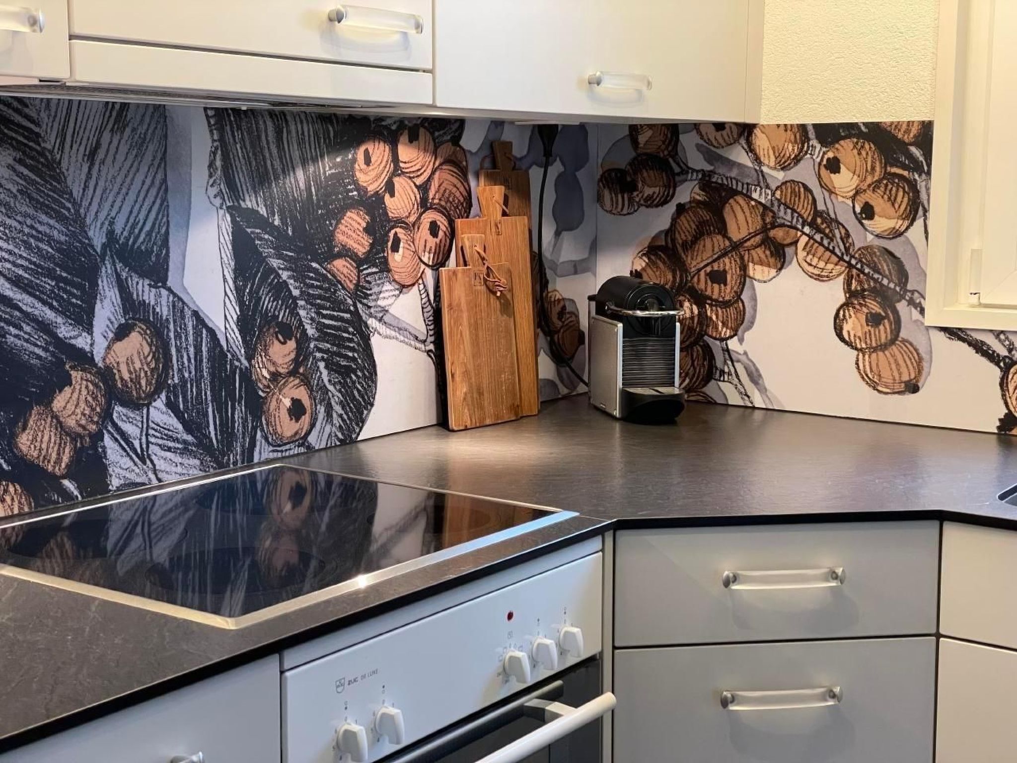 ثلاجة، ميكروويف، فرن، غسالة أطباق