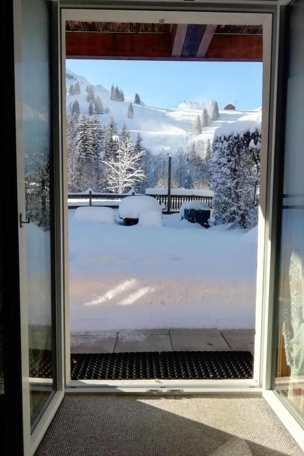 المنشأة من الداخل