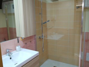 Bathroom - Strandnahe Wohnung in Pisciotta mit Grill by Interhome (Pisciotta)