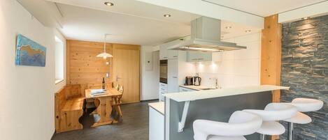 Réfrigérateur, four, lave-vaisselle