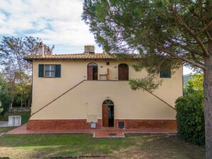 Exterior - rustikales Bauernhaus nur einen Steinwurf vom Meer entfernt by Interhome (Ansedonia)