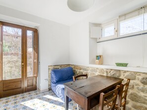 Dining - Il Vicolo - Zweizimmerwohnung im Zentrum von Ceraso mit Küche und Terrasse, bis by Interhome (Ceraso)