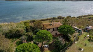 Unclassified image, 4 of 32, button - Wohnung mit Wasserblick by Interhome (Ansedonia)