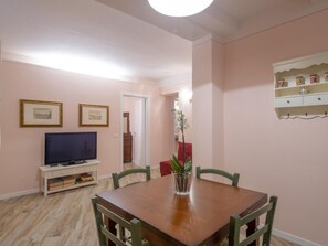 Dining - Rosa in der Toskana by Interhome (Lastra a Signa)