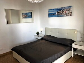 2 室のベッドルーム、インターネット