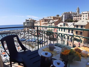 Outdoor dining - Studio für 4 Personen ca. 50 m² in Bogliasco, Norditalien (Ligurien) by Interhome (Bogliasco)