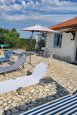 Terrace/patio - Wohnung 'Villa Jolanda Bed and Breakfast by Interhome (Jolanda di Savoia)