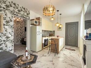 Fridge, microwave, oven, dishwasher