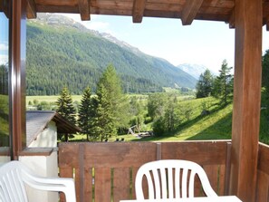 Property grounds - Residenz La Mora 04 by Interhome (La Punt-Chamues-ch)