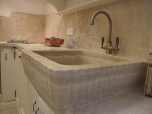 Fridge, oven, dishwasher, cookware/dishes/utensils - Buganvilla' Wohnung mit privater Terrasse by Interhome (Castagneto Carducci)