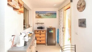 Private kitchen - Ein-Zimmer-Wohnung 'Sardesidence' in Strandnähe by Interhome (Costa Rei)