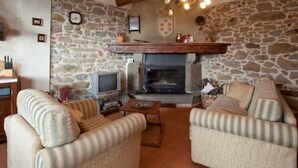 Fireplace - Cosimo der Ältere Wohnung by Interhome (Vinci)