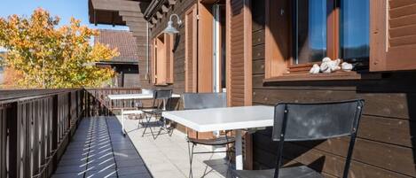 تناول الطعام بالخارج