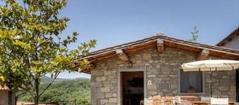 Magnolienhaus mit Pool zwischen Florenz und Arez by Interhome