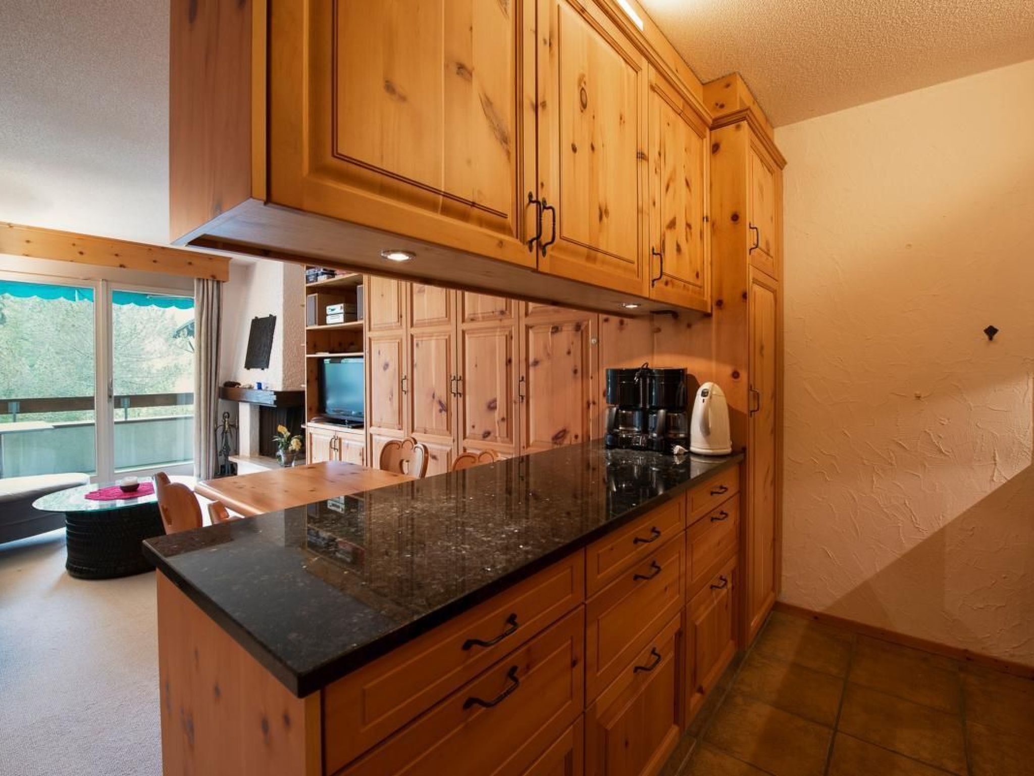 ثلاجة، فرن، غسالة أطباق، مستلزمات طهي/أطباق/أوعية