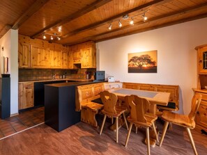 Dining - Wohnung Wettstein by Interhome (Sörenberg)