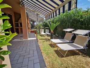 Terrace/patio - mit Wasserblick by Interhome (Costa Rei)