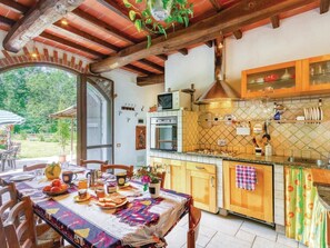 Fridge, microwave, oven, dishwasher - CasaMasa' Wohnung mit Bergblick by Interhome (Mulazzo)