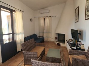 Living area - 'Cinciallegra' mit Wasserblick by Interhome (Costa Rei)