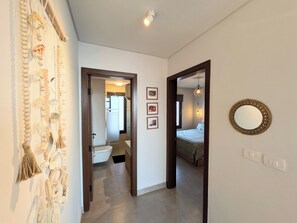 1 slaapkamer, een strijkplank/strijkijzer, wifi, beddengoed