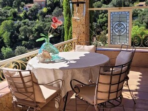 Outdoor dining - Villa Aurélie mit Meersicht by Interhome (Saint-Raphaël)