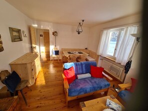 TV - Chesa Pablo 16 by Interhome (Sils Maria)