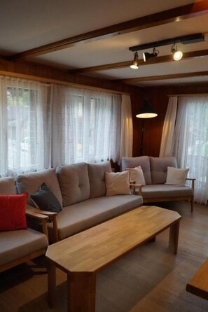 TV - Haus Ana by Interhome (Brünig)