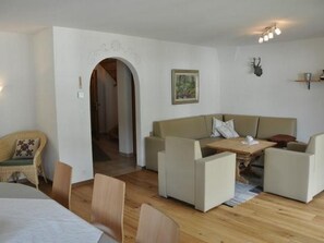 Dining - Chesa Semnadur H8 by Interhome (Sils Maria)