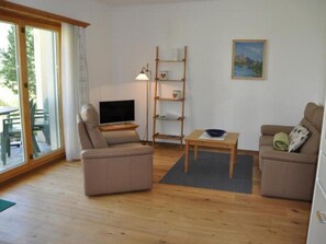 TV - Chesa Semnadur H2 by Interhome (Sils Maria)