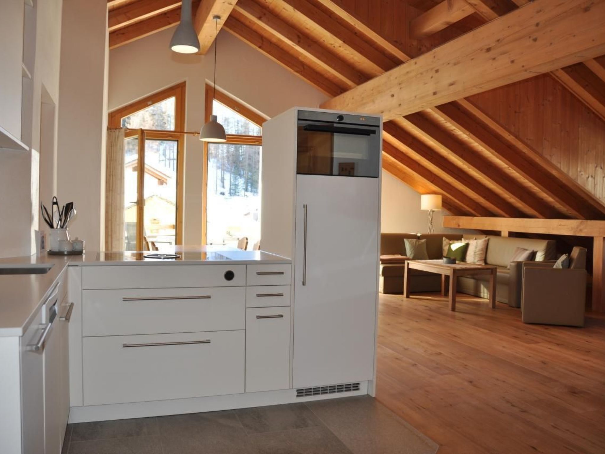 Kühlschrank, Mikrowelle, Ofen, Geschirrspüler