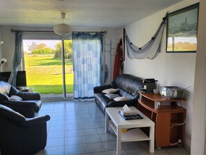 TV - mit Blick auf das Wasser by Interhome (Locquirec)