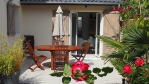 Outdoor dining - Wohnung "Les Muguets" mit Garten und Grillplatz by Interhome (Villers sur mer)