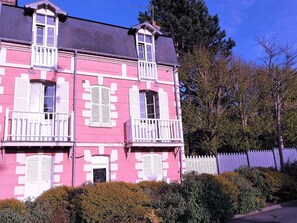 Exterior - Schöne Unterkunft mit Terrasse in der Nähe des Meeres by Interhome (Villers sur mer)