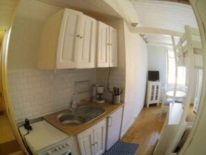 Fridge, microwave, oven, cookware/dishes/utensils - Joli studio pour 2 personnes by Interhome (Villers sur mer)