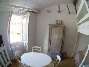 Dining - Joli studio pour 2 personnes by Interhome (Villers sur mer)
