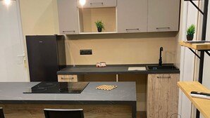 Luokittelematon kuva, 4 kautta 27, painike