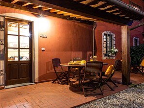 Outdoor dining - Wohnung 3 by Interhome (Colognora)