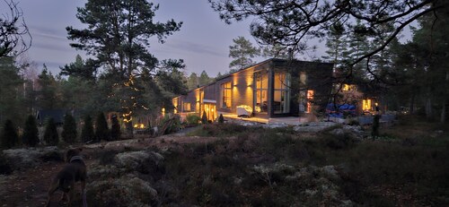 Architect-designed Modernist villa near sea and nature – Stockholm / Värmdö