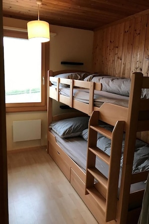 3 bedrooms, Internet