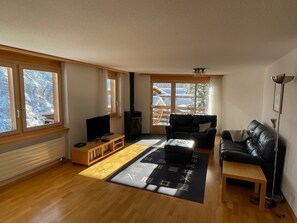 TV, fireplace, DVD player - Nollen 6-Bett-Wohnung by Interhome (Lauterbrunnen)