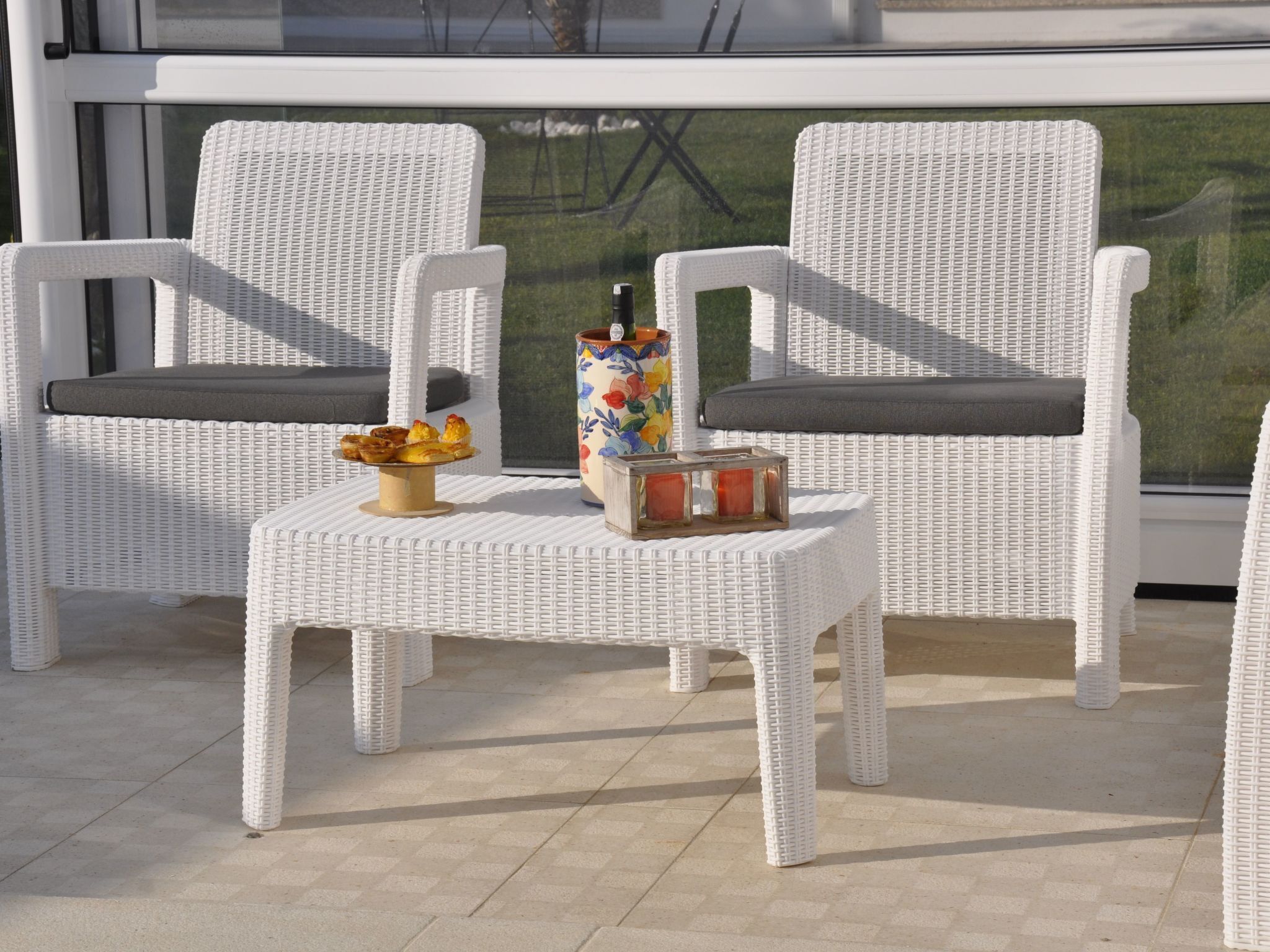 المن طقة المحيطة بالمنشأة