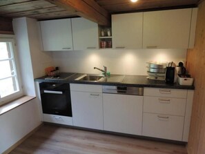 Refrigerador, microondas, horno y lavavajillas 