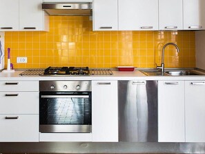 Fridge, oven, dishwasher, cookware/dishes/utensils - Villa Alba 2D, Nähe Strand by Interhome (Cala Liberotto)