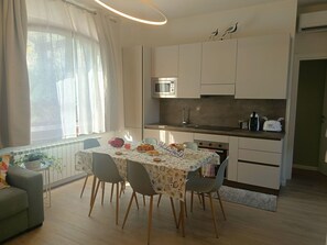 Frigorifero, microonde, forno, lavastoviglie