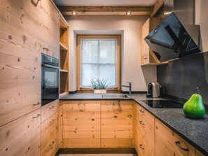 Réfrigérateur, four, lave-vaisselle