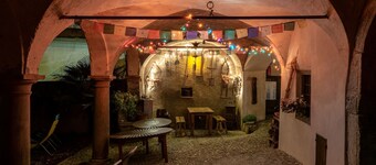 Dreistöckiges Apartment in einem historischen Gebäude by Interhome