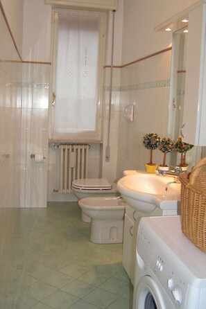 Bathroom - La Mimosa Franciacorta Lago d'iseo by Interhome (Provaglio d'Iseo)